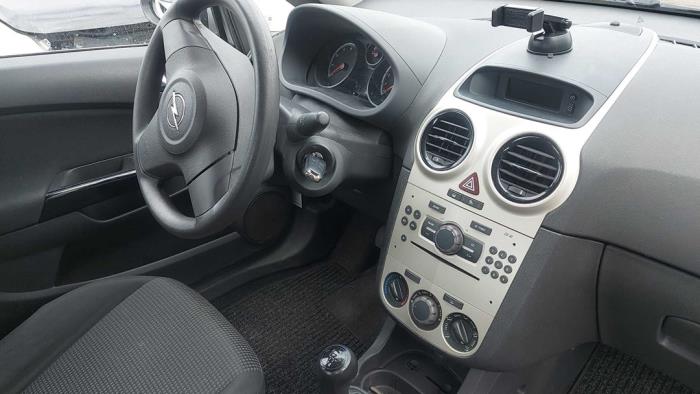 Opel Corsa D 1.2 16V Schadevoertuig (2007, Grijs)