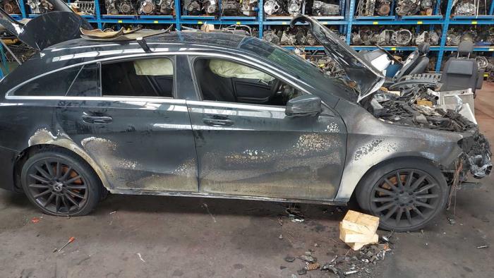 Mercedes CLA Shooting Brake 2.2 CLA-220 CDI, 220 d 16V Sloopvoertuig (2018, Zwart)