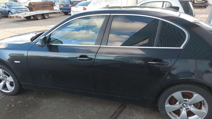 BMW 5 serie 520d 16V Corporate Lease Sloopvoertuig (2007, Zwart)