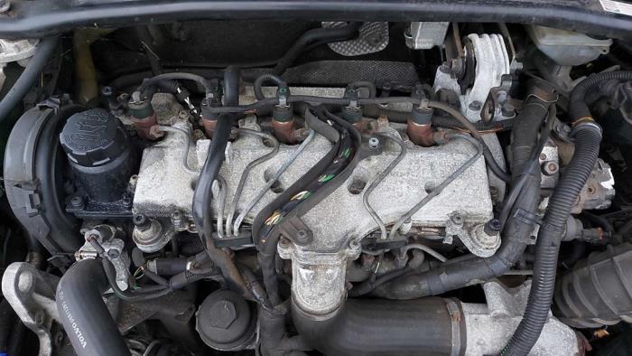 Volvo V70 2.4 D5 20V Sloopvoertuig (2003, Grijs)