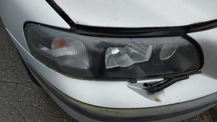 Volvo V70 2.4 D5 20V Sloopvoertuig (2003, Grijs)