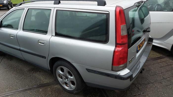 Volvo V70 2.4 D5 20V Sloopvoertuig (2003, Grijs)