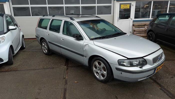 Volvo V70 2.4 D5 20V Sloopvoertuig (2003, Grijs)