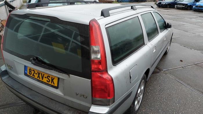Volvo V70 2.4 D5 20V Sloopvoertuig (2003, Grijs)