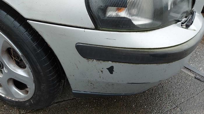 Volvo V70 2.4 D5 20V Sloopvoertuig (2003, Grijs)