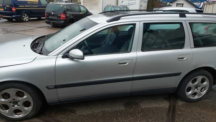 Volvo V70 2.4 D5 20V Sloopvoertuig (2003, Grijs)