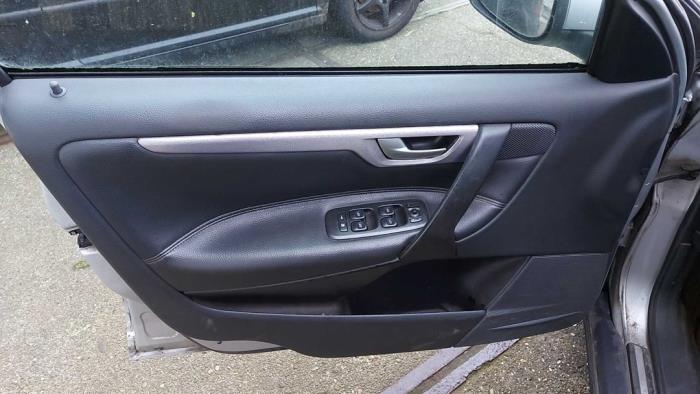 Volvo V70 2.4 D5 20V Sloopvoertuig (2003, Grijs)