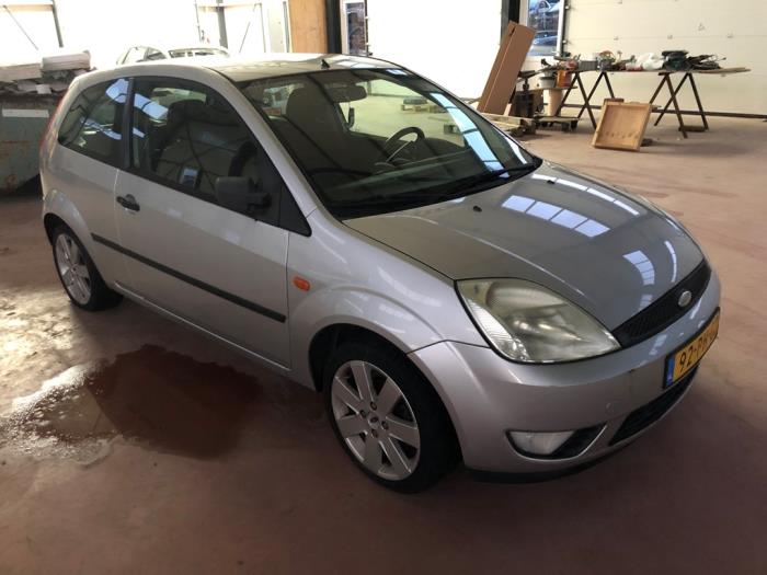 Ford Fiesta 5 1.3 Sloopvoertuig (2004, Grijs)