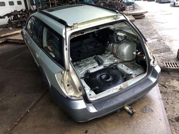 Subaru Outback 2.5 16V Sloopvoertuig (2004, Geel)