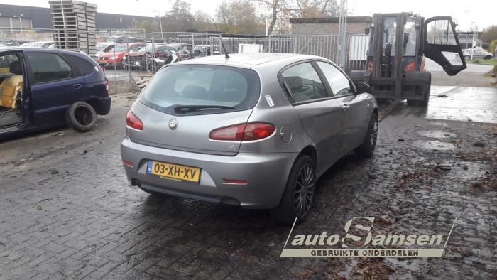 Alfa Romeo 147 2.0 Twin Spark 16V Sloopvoertuig (2007, Grijs)