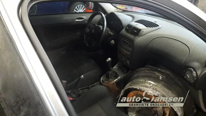 Alfa Romeo 147 2.0 Twin Spark 16V Sloopvoertuig (2007, Grijs)