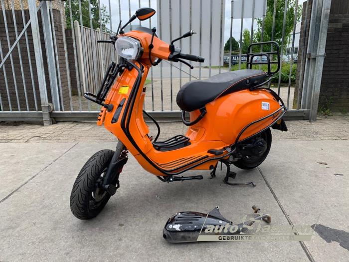 Vespa S Scooter (Sloopvoertuig, 2017, Graniet)