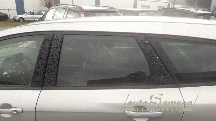 Ford Focus 3 Wagon 1.6 TDCi ECOnetic Schadevoertuig (2014, Grijs)