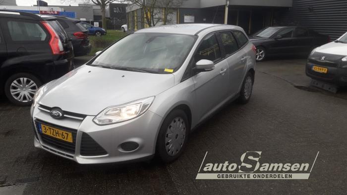 Ford Focus 3 Wagon 1.6 TDCi ECOnetic Schadevoertuig (2014, Grijs)