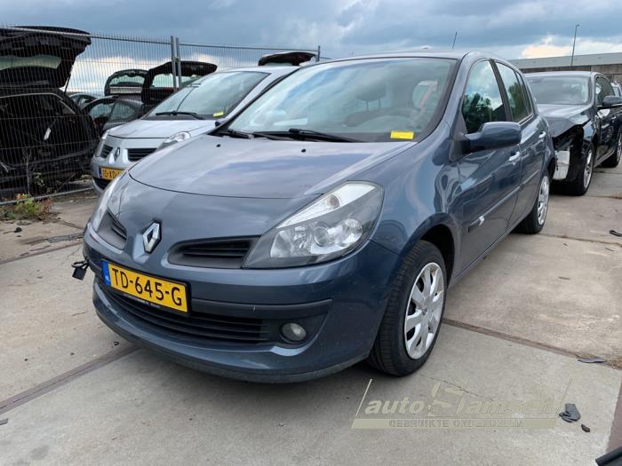 Renault Clio III 1.2 16V 75 Schadevoertuig (2006, Blauw)