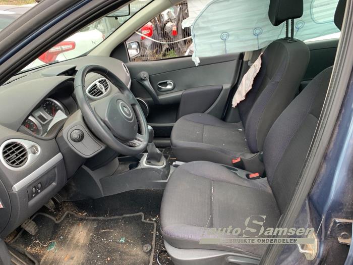 Renault Clio III 1.2 16V 75 Schadevoertuig (2006, Blauw)