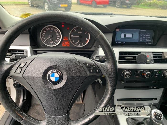 BMW 5 serie Touring 520d 16V Schadevoertuig (2006, Grijs)