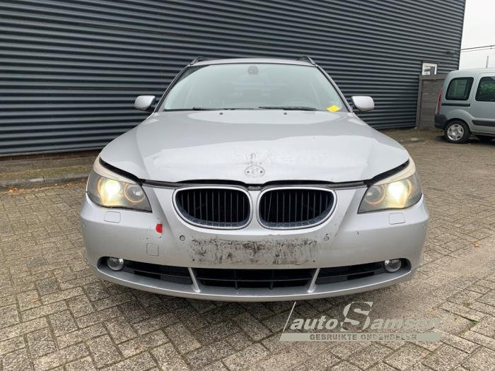 BMW 5 serie Touring 520d 16V Schadevoertuig (2006, Grijs)