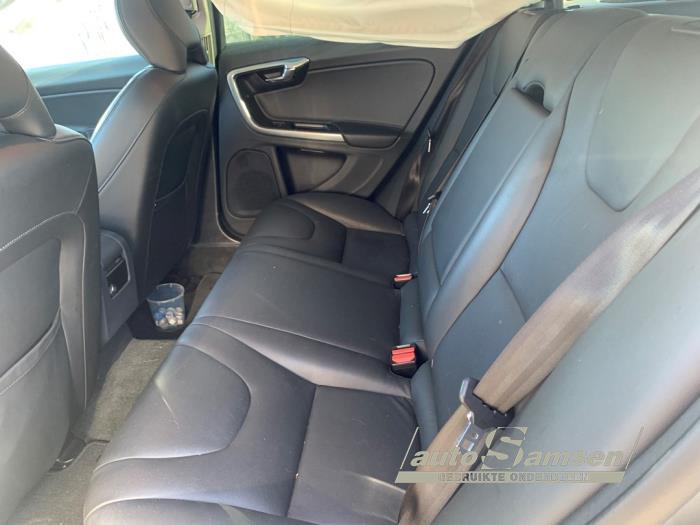 Volvo V60 Cross Country I 2.0 D4 16V Sloopvoertuig (2016, Grijs)