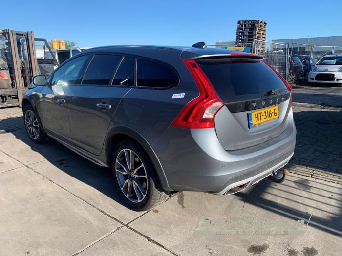 Volvo V60 Cross Country I 2.0 D4 16V Sloopvoertuig (2016, Grijs)