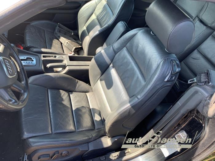 Audi A4 Cabrio 3.0 TDI V6 24V Sloopvoertuig (2006, Zwart)