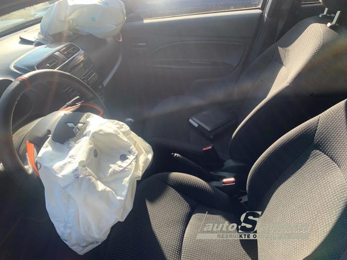 Mitsubishi Space Star 1.2 12V Sloopvoertuig (2014, Zwart)