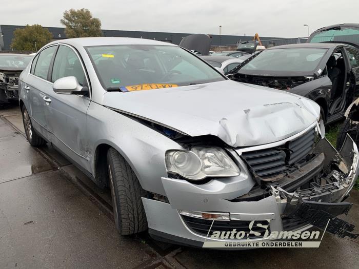 Volkswagen Passat 2.0 FSI 16V Sloopvoertuig (2006, Grijs)