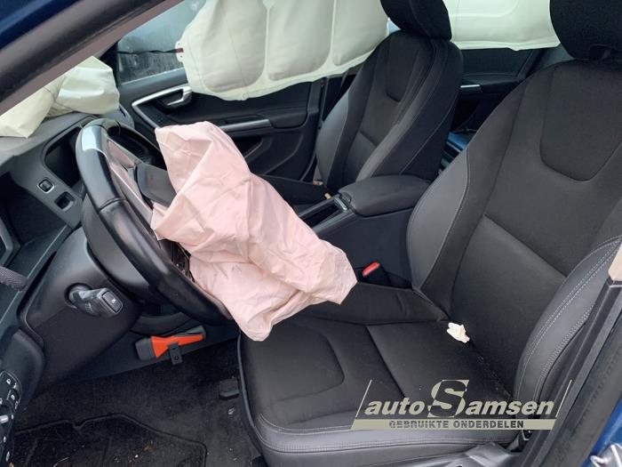 Volvo S60 II 1.6 DRIVe,D2 Sloopvoertuig (2014, Blauw)