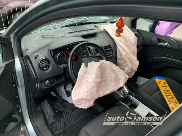 Opel Meriva 1.4 Turbo 16V ecoFLEX Sloopvoertuig (2010, Grijs)