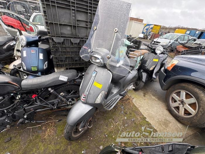 Vespa S Scooter (Sloopvoertuig, 2015, Graniet)