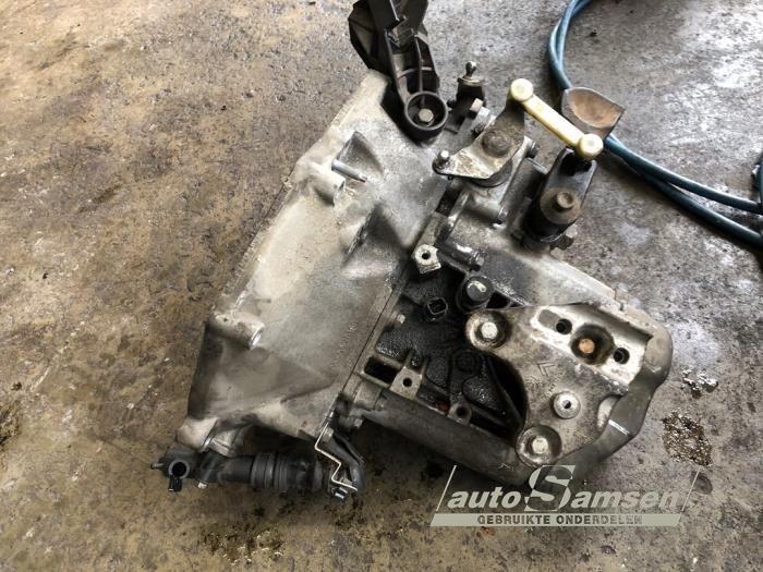 Peugeot 207 SW 1.4 16V Vti Sloopvoertuig (2010, Grijs)