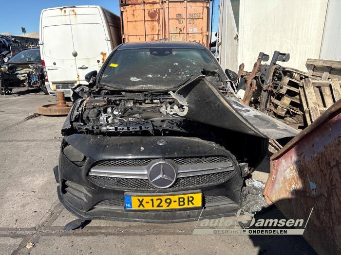 Mercedes A-Klasse AMG 2.0 A-35 AMG Turbo 16V 4Matic Sloopvoertuig (2019, Zwart)