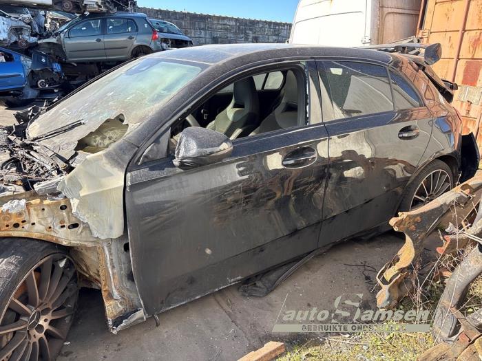 Mercedes A-Klasse AMG 2.0 A-35 AMG Turbo 16V 4Matic Sloopvoertuig (2019, Zwart)