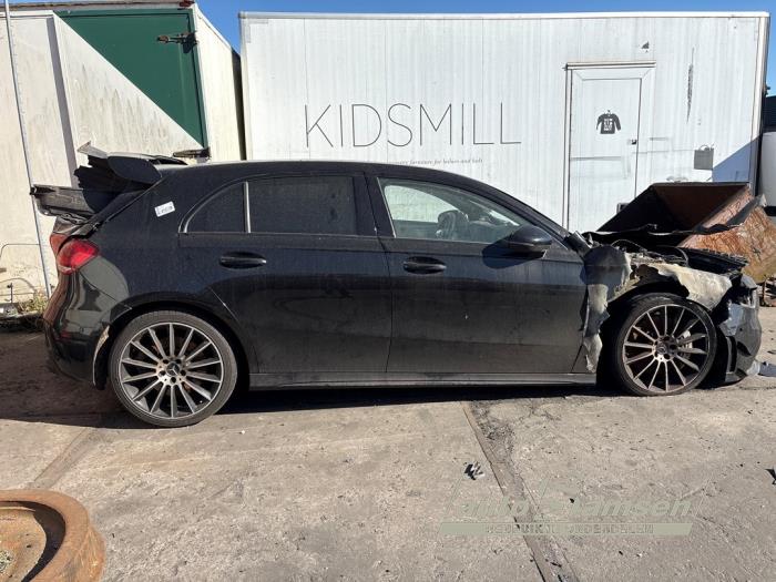 Mercedes A-Klasse AMG 2.0 A-35 AMG Turbo 16V 4Matic Sloopvoertuig (2019, Zwart)