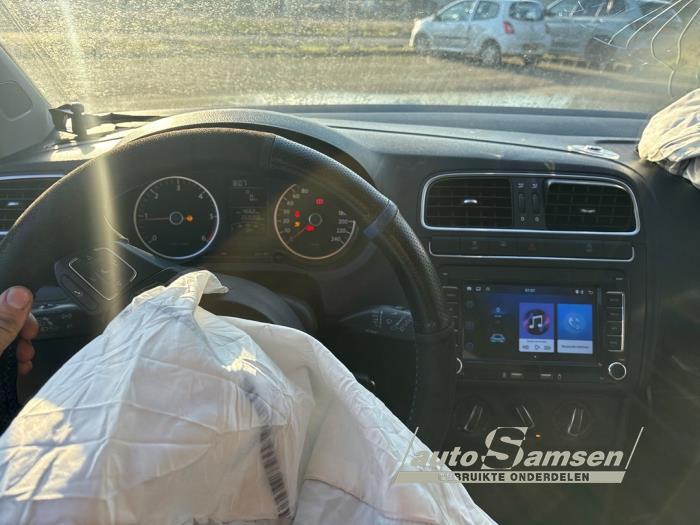 Volkswagen Polo V 1.2 TDI 12V BlueMotion Schadevoertuig (2010, Blauw)