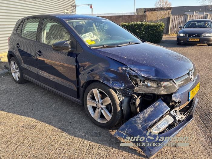 Volkswagen Polo V 1.2 TDI 12V BlueMotion Schadevoertuig (2010, Blauw)