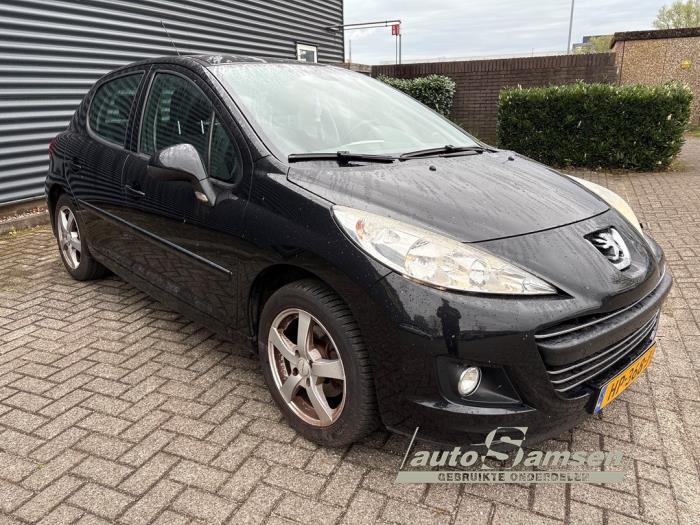 Peugeot 207/207+ 1.6 16V VTRi Schadevoertuig (2010, Zwart)