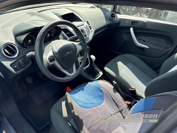 Ford Fiesta 6 1.25 16V Sloopvoertuig (2011, Grijs)