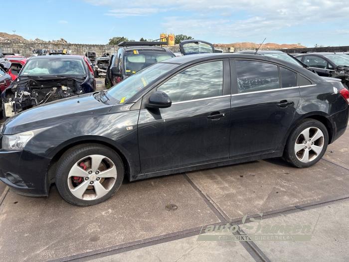 Chevrolet Cruze 2.0 D 16V Sloopvoertuig (2010, Zwart)