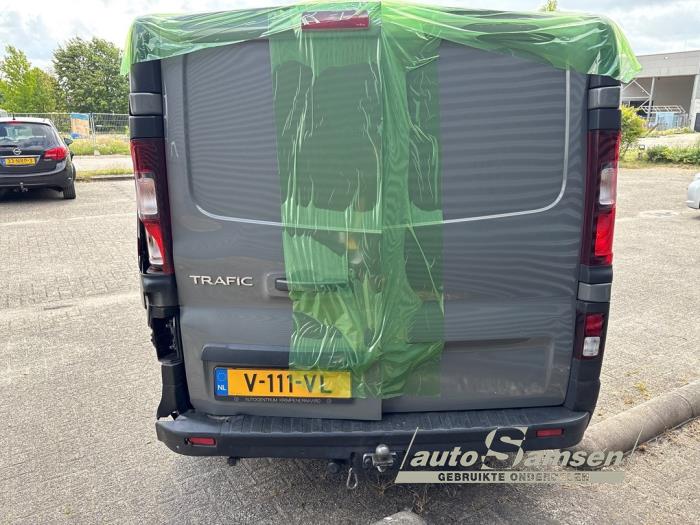 Renault Trafic 1.6 dCi Twin Turbo Schadevoertuig (2019, Graniet)
