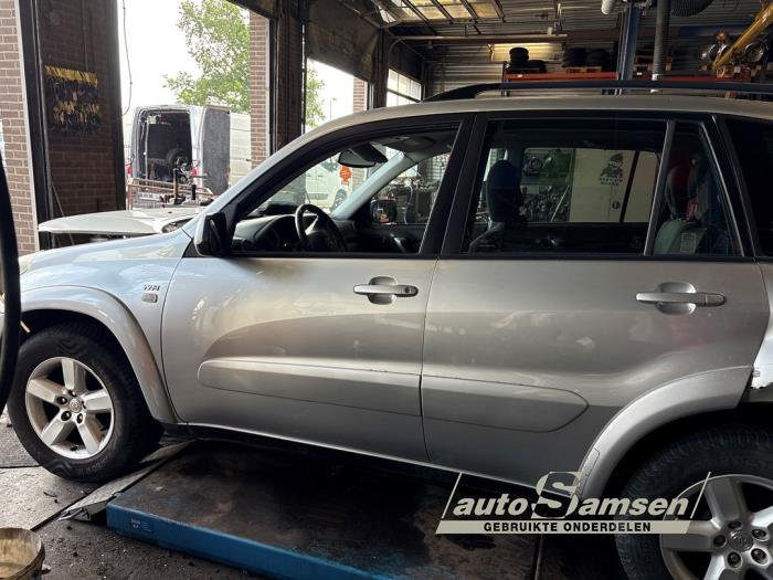 Toyota RAV4 2.0 16V VVT-i 4x4 Sloopvoertuig (2004, Grijs)