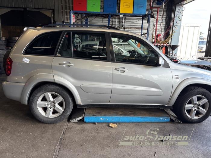 Toyota RAV4 2.0 16V VVT-i 4x4 Sloopvoertuig (2004, Grijs)