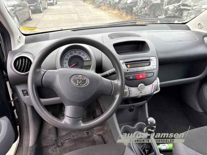 Toyota Aygo 1.0 12V VVT-i Sloopvoertuig (2008, Grijs)