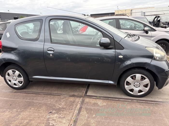 Toyota Aygo 1.0 12V VVT-i Sloopvoertuig (2008, Grijs)