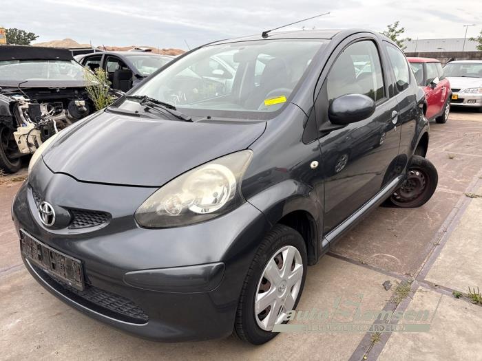 Toyota Aygo 1.0 12V VVT-i Sloopvoertuig (2008, Grijs)