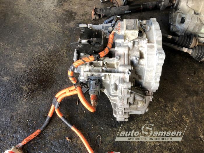 Toyota Yaris III 1.5 16V Hybrid Sloopvoertuig (2013, Rood)