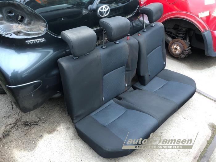 Toyota Yaris III 1.5 16V Hybrid Sloopvoertuig (2013, Rood)