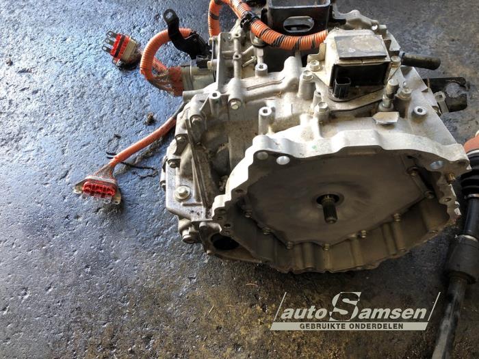 Toyota Yaris III 1.5 16V Hybrid Sloopvoertuig (2013, Rood)