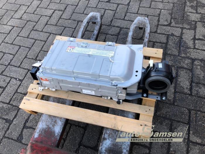 Toyota Yaris III 1.5 16V Hybrid Sloopvoertuig (2013, Rood)