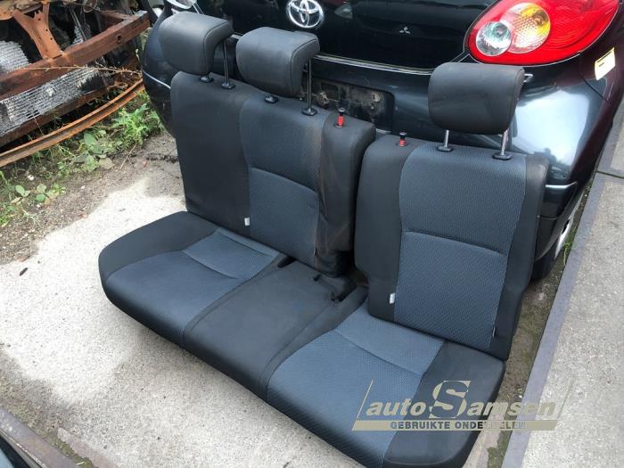 Toyota Yaris III 1.5 16V Hybrid Sloopvoertuig (2013, Rood)